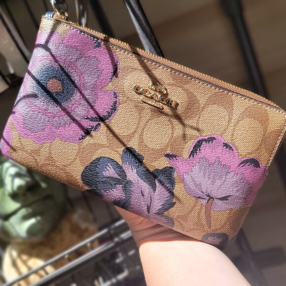 Coach Handbags - Coach Large Corner Zip Wristlet Kaffe Floral Print